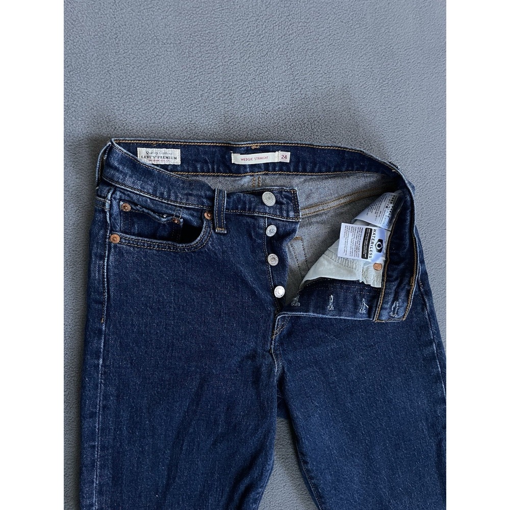 Levis Jeans Womens 24 Wedgie Straight Medium Wash Denim High Rise 26x24